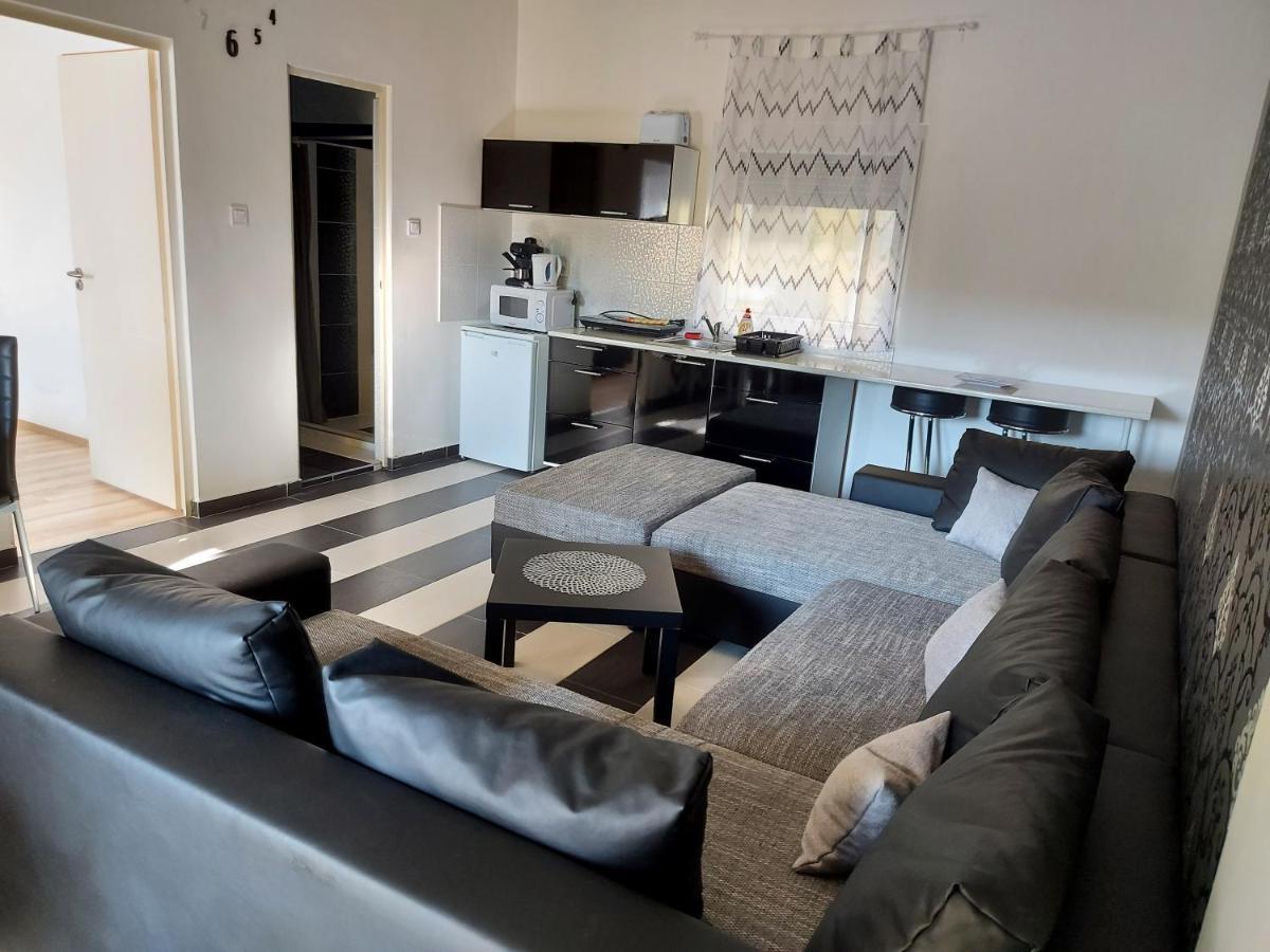 Corner Apartman 5 Siofok Exterior photo